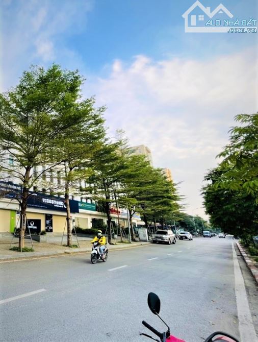 Bán mặt phố Nguyễn Chánh, Nam Trung Yên, Cầu Giấy dt 121m 69.8 tỷ lô góc kinh doanh đỉnh - 2