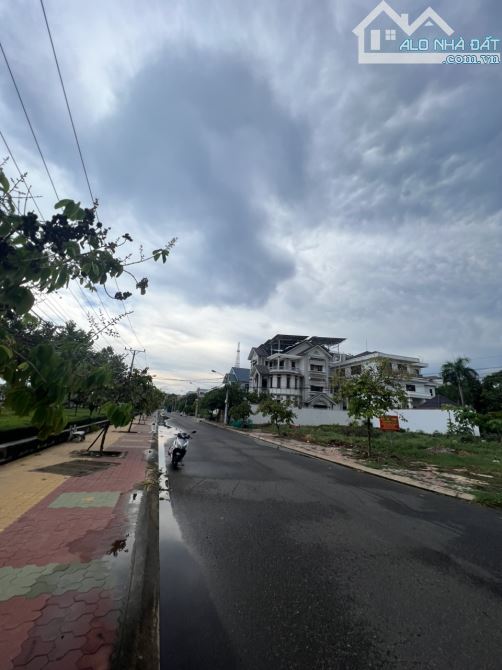 Bán 463m2 đất 2mt đường Trần Quỳnh Trần Đại Nghĩa phường Xuân An TP Phan Thiết giá 13.5 tỷ - 2