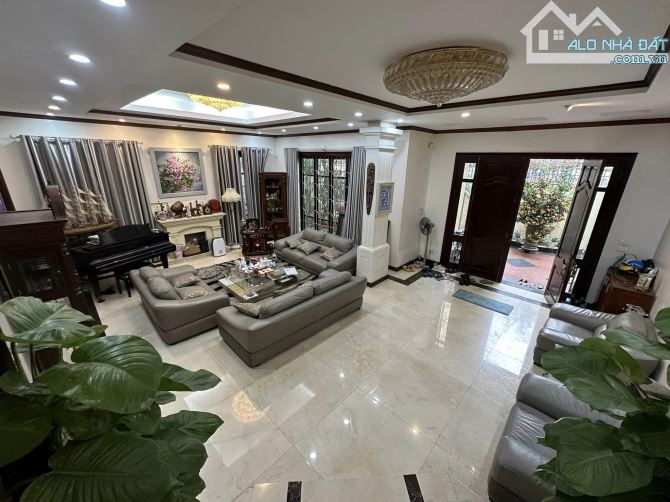 Chủ bán gấp căn biệt thự VIP Bùi Xuân Phái, Mỹ Đình 2, 125m2, 5 tầng chỉ nhỉnh 30 tỷ - 5