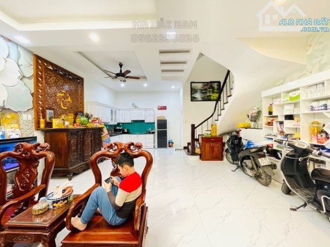 Bán nhà Bạch Mai DT 65m2 x 5 Tầng Giá đầu tư 7,5 tỷ