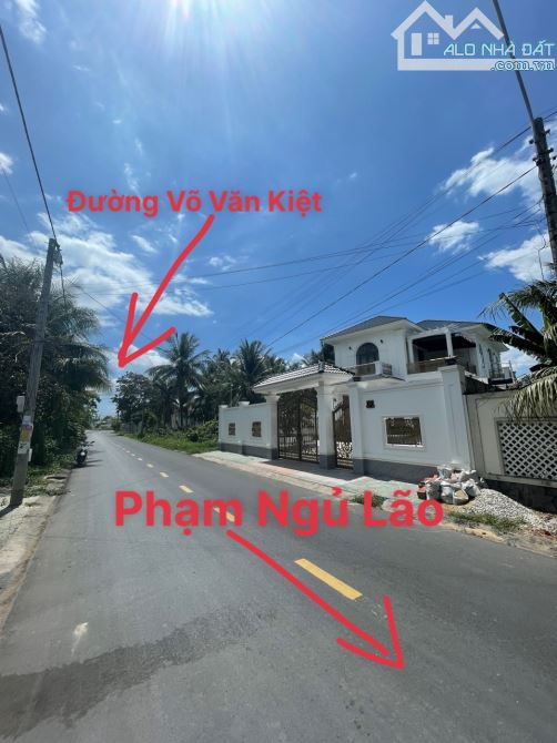 🏡 Ông Chú cần bán :  🌴Biệt thự số 62 đường Ngô Quốc Trị P1, TPTV ( Đi từ Phạm Ngủ Lão nằ
