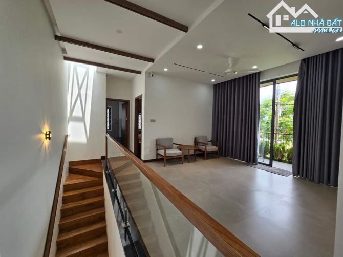 Cô chú bán nhà Cao Thị Chính,Q.7 DT:70m2, 4tỷ440,đang cho thue 10tr/th có sổ sẵn hẻm 6m - 7