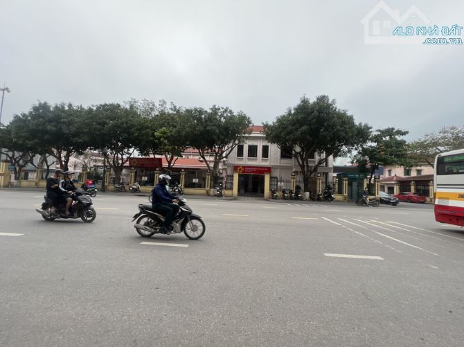 Diện tích 55 m mặt tiền 4 m lô góc đường 2 ô tô tránh giá nhỉnh 1 tỷ  Hương Mạc Từ S