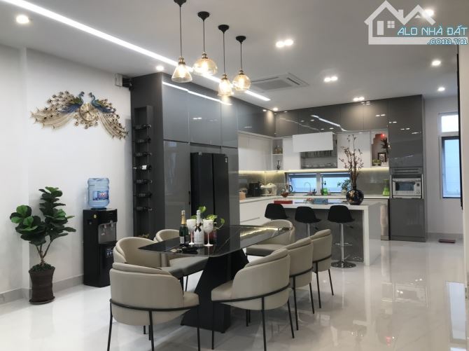 Bán nhà biệt thự Đ. Phạm Hữu Lầu, P.Phú Mỹ, Q.7, HCM,diện tích 140m2 giá 30 Tỷ