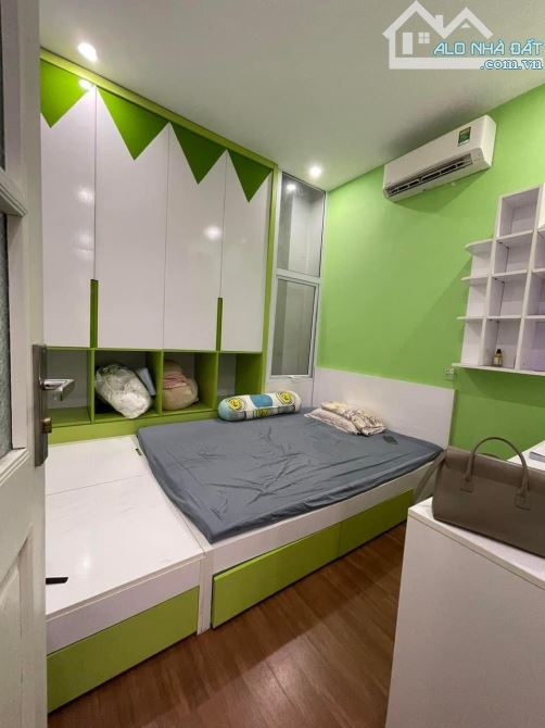 Cho thuê nhà 80m2, 4 tầng Tại Dịch Vọng Hậu, Cầu Giấy làm văn phòng, TTTA, lớp học...