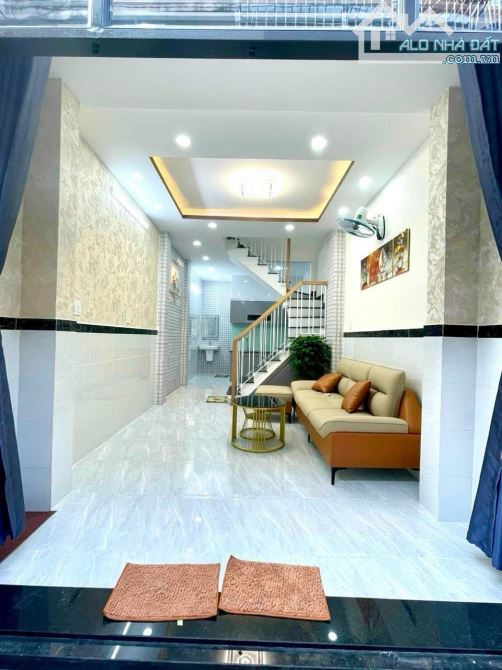 Bán nhà đường Nguyễn Văn Lạc, phường 19, Bình Thạnh - DT: 36,6m2 / 2tỷ680 - Sổ hồng riêng