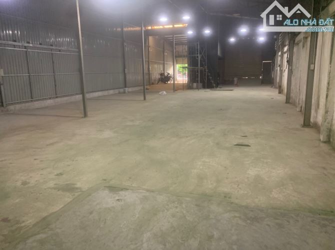 Cho thuê kho xưởng 400m2 phường Thạnh Xuân, Q12