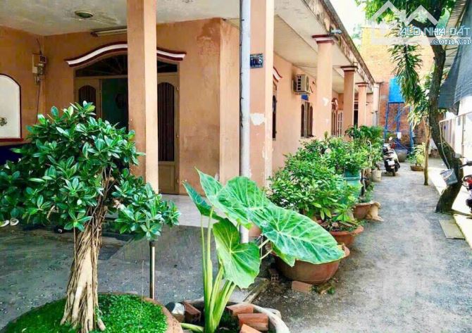 Bán nhà cấp bốn + dãy trọ mặt tiền đường Lái thiêu thuận an bình dương giá 9,5 tỷ