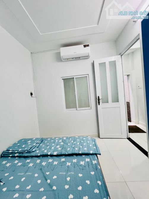 CĂN GÓC HAI MẶT HẺM THÔNG - 4 TẦNG - ĐANG CHO THUÊ 22 TR/TH- Emart Phan Huy Ích 5 tỷ hơn - 1