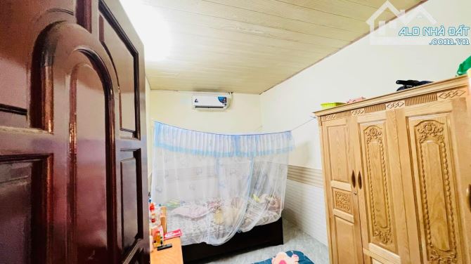 Nhà bán P.Trung Dũng 94m2 giá 2,6 tỷ tặng toàn bộ nội thất hẻm 3 gác 2 phòng ngủ sổ sẵn - 1