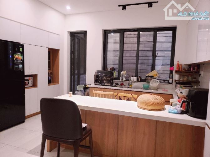 Bán nhà 3 tầng diện tích 135m2 gần đường Hoàng Diệu giá chỉ 7.x tỷ. - 1