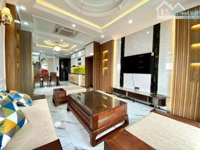 CỰC HIẾM, VƯƠNG THỪA VŨ, THANH XUÂN, Ô TÔ VÀO NHÀ, THANG MÁY, 60M2 x 6T, MT 5M, 12.9 TỶ - 1