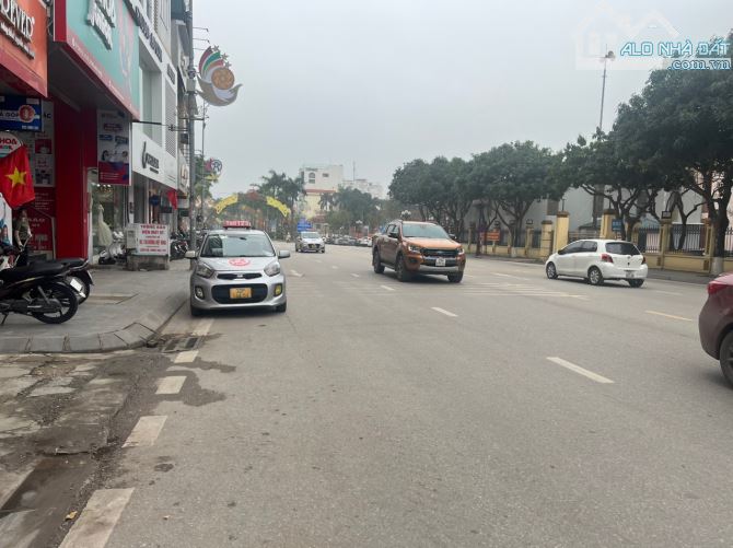 Diện tích 55 m mặt tiền 4 m lô góc đường 2 ô tô tránh giá nhỉnh 1 tỷ  Hương Mạc Từ S - 2