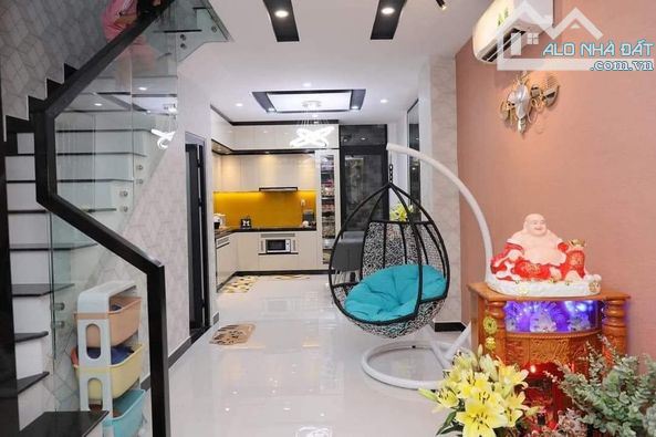 Nhà mới Bến Vân Đồn, Quận 4. Full nội thất, DT: 60m2, Giá: 3tỷ6. Còn thương lượng. - 2