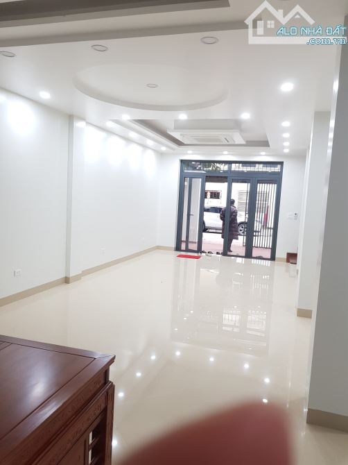 Cho thuê nhà biệt thự Vinaconex3,trung văn,nam từ liêm,200m2,4 tầng mt10m giá rẻ 35tr/th - 2