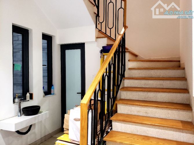 Bán nhà 3 tầng diện tích 135m2 gần đường Hoàng Diệu giá chỉ 7.x tỷ. - 2
