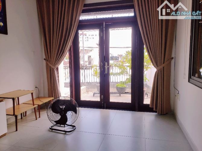 Bán nhà 3 tầng diện tích 135m2 gần đường Hoàng Diệu giá chỉ 7.x tỷ. - 3
