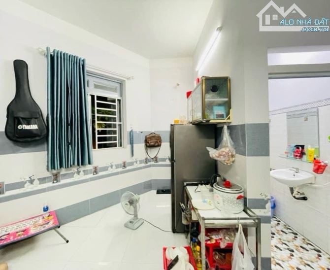 CĂN GÓC HAI MẶT HẺM THÔNG - 4 TẦNG - ĐANG CHO THUÊ 22 TR/TH- Emart Phan Huy Ích 5 tỷ hơn - 4