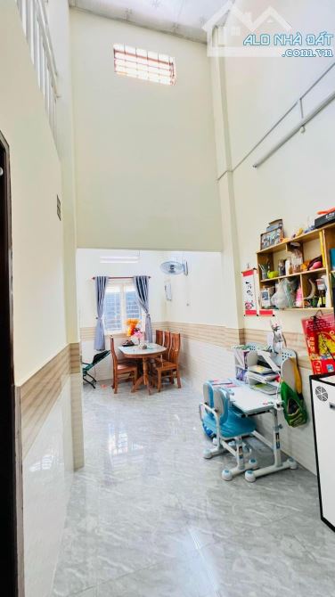 Nhà bán P.Trung Dũng 94m2 giá 2,6 tỷ tặng toàn bộ nội thất hẻm 3 gác 2 phòng ngủ sổ sẵn - 4