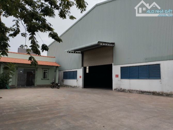 Cho thuê nhà xưởng 1000m2 tại phường An Phú Đông, cách Quốc Lộ 1A 500m