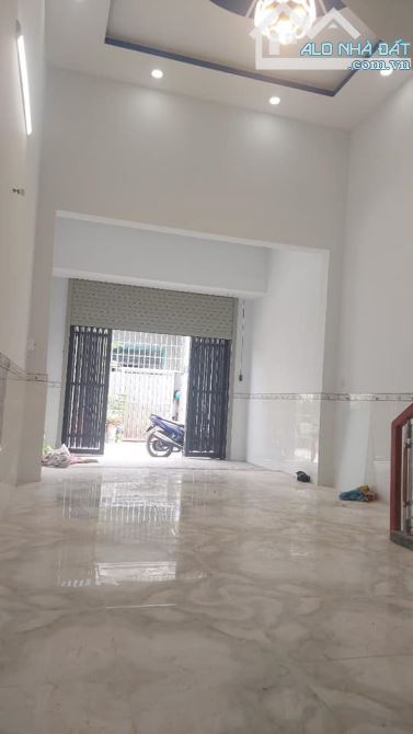 Chủ gửi bán gấp nhà mặt tiền đường Dương Công Khi 3,5 tỷ/65m2 cấp 4, sổ hồng