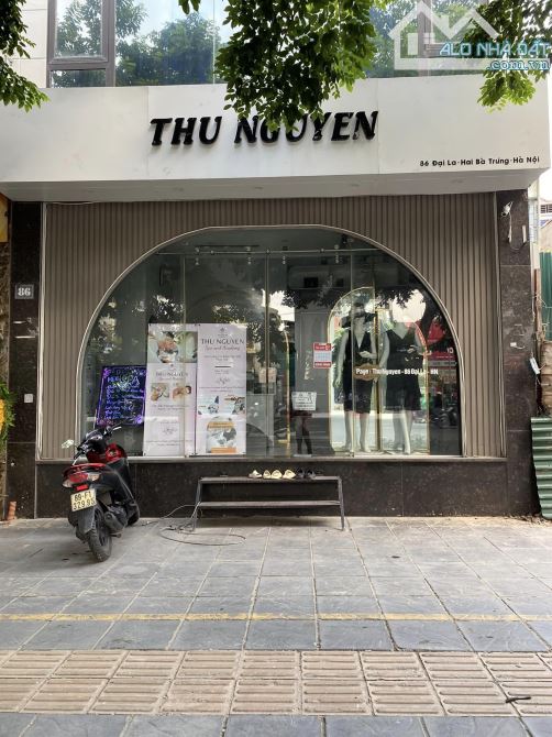Cho thuê nhà MP Hàng Thùng 120m2 x 4 Tầng, MT 5.5m. Giá 180tr,nhà mới tinh KD mô hình sạch