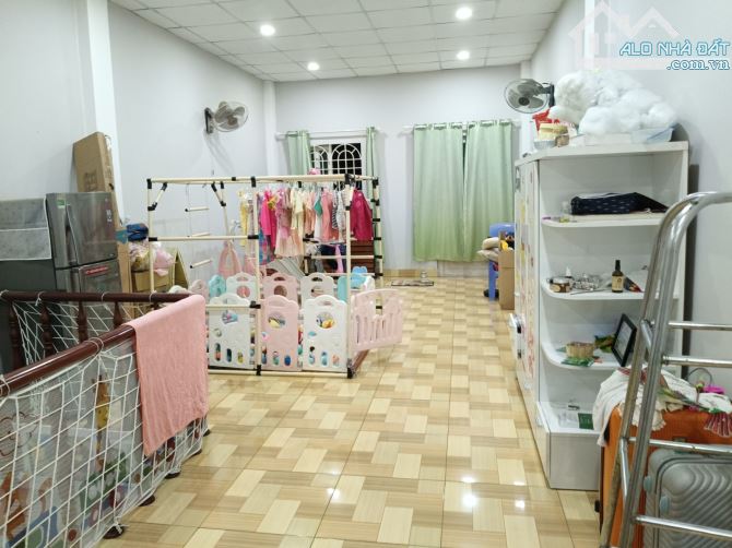 Bán nhà 1 sẹc Lê Quang Định, 20m ra hẻm xe hơi, 2 tầng, 22m2 thông số đẹp. - 1