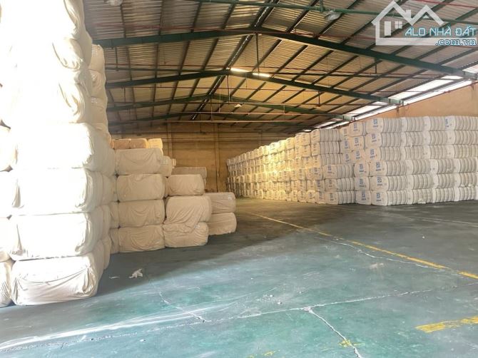 Cho thuê kho 1100m2 ở Tân Tạo A, Bình Tân. Đường Container, nền Epoxy, điện 3fa. Giá 70 tr - 1