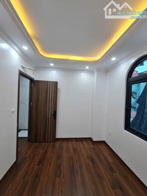 Bán nhà mới Hồ Tùng Mậu 6 tầng 42m2 thang máy ô tô qua nhà - 1