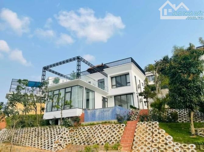 BÁN VILLAS 4 PN - CÓ BỂ BƠI RIÊNG - 300M2 CẢ NHÀ VƯỜN CỰC CHILL - SỔ ĐỎ CHÍNH CHỦ - GIÁ - 1