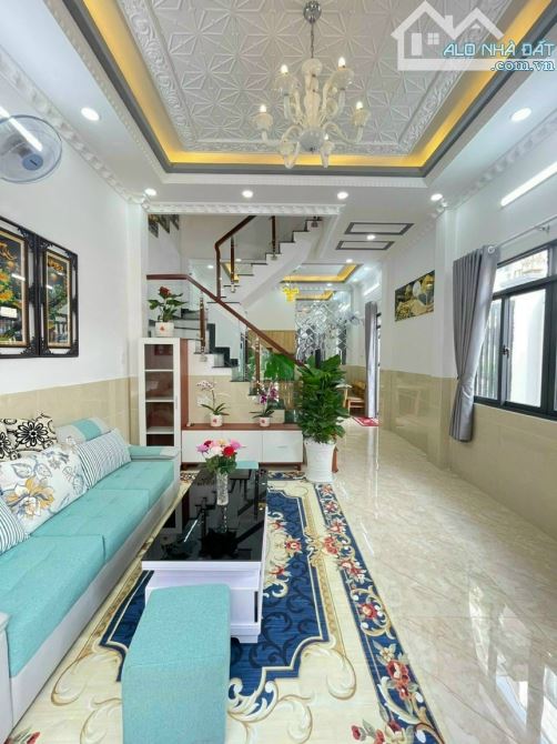 Nhà góc 2 mặt tiền đường Đào Tông Nguyên, 4 tầng, nội thất đẹp - 2