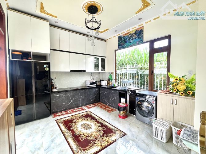 Bán căn biệt thự Đà Lạt siêu đẹp, Sang trọng, Mới 100%. Ngang 15m x 15m, giá chỉ 9.9 Tỷ TL - 3