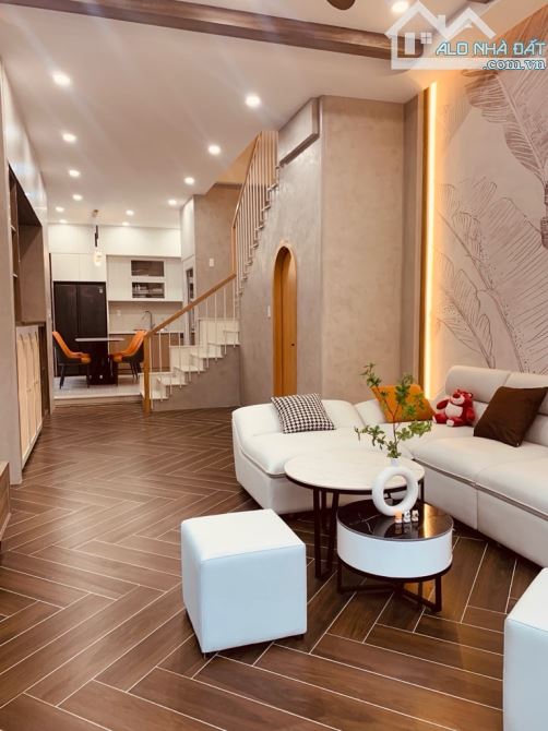 Giảm SỐC 1,3 tỷ Mặt tiền căn góc Phan Huy Ích 4 Tâng, 4x17, có THANG MÁY giá  8,5 tỷ - 4
