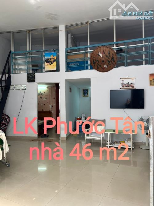 "Bán căn nhà hẻm Máy Nước Phước Tân, Nha Trang. ------ Giá : 1,450tỷ.  - cách đường Lê Hồn