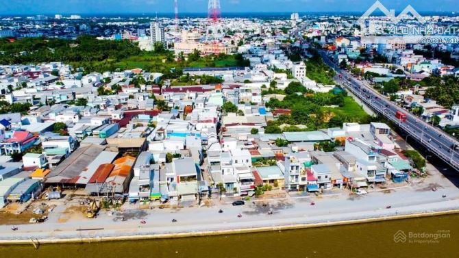 Nhà 2 mặt tiền đường Nguyễn Thị Minh Khai, Bờ Kè Sông Cần Thơ bờ kè gần Vincom Xuân Khánh