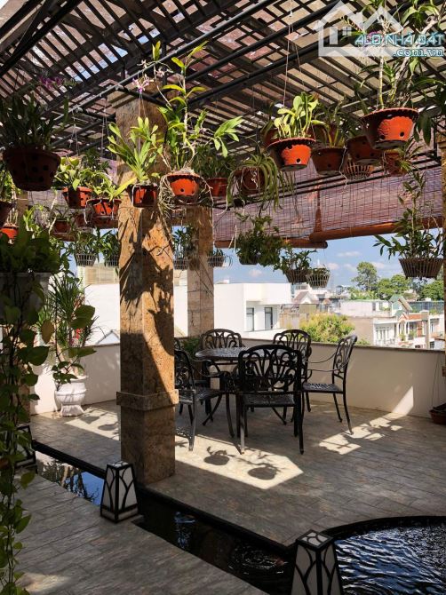Siêu Biệt thự mặt tiền. Thiết kế hiện đại nội thất nhập khẩu Châu Âu. 300m2 - 10