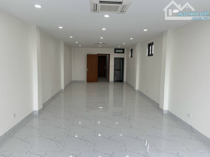 Cho thuê văn phòng mới cứng 90m2 phố Xã Đàn, giá chỉ 15 triệu. - 1