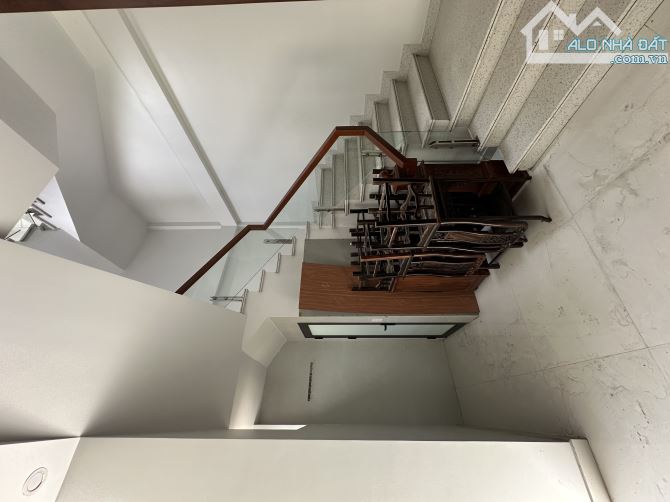 Bán nhà 4 tầng siêu đẹp ngõ ô tô đường Thiên Lôi thông Nguyễn Văn Linh, dt 87m2, mt 7,2m - 1