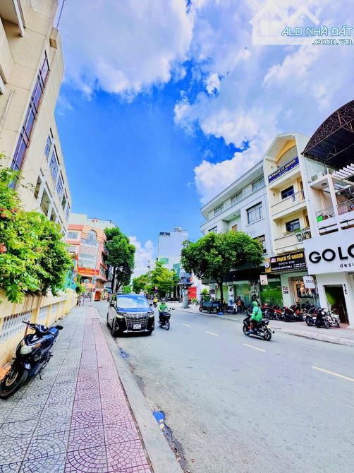 Hàng Hiếm! Nhà Mặt Tiền 212A2 Nguyễn Trãi, Quận 1 DT: 6,5x20 5 tầng Trống Suốt - 2