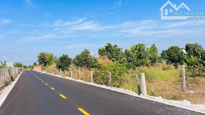 Long mỹ, 3sào(3000m2), ngang 33m dài 90m, qui hoạch đất ở, 2 mặt tiền trước sau, gần biển - 2