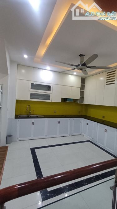 Bán Nhà Vạn Phúc Hà Đông 50m2 5 Tầng MT5m Gần Him Lam Vạn Phúc Phân Lô Vỉa hè KD. - 2