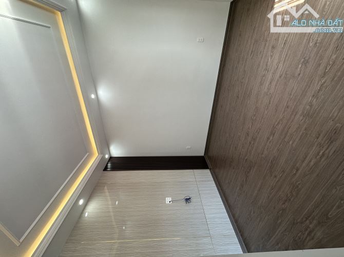 Bán nhà 4 tầng siêu đẹp ngõ ô tô đường Thiên Lôi thông Nguyễn Văn Linh, dt 87m2, mt 7,2m - 3