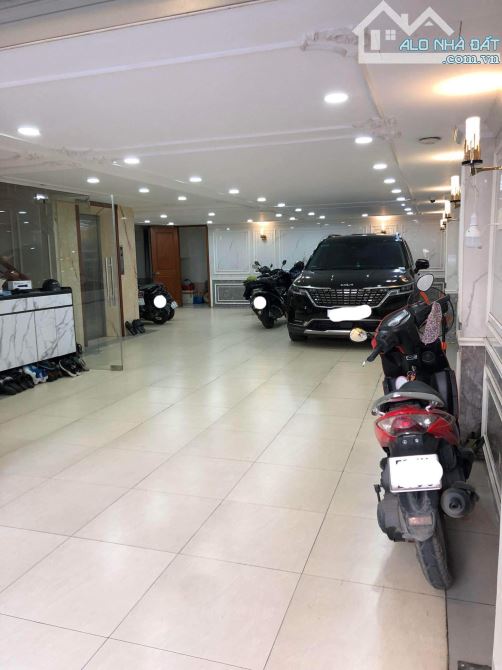 Siêu Biệt thự mặt tiền. Thiết kế hiện đại nội thất nhập khẩu Châu Âu. 300m2 - 2