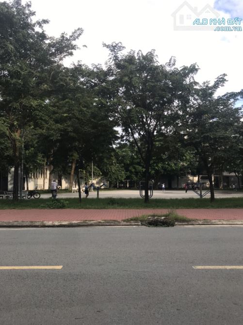 Gía rẻ bán gấp. Bán đất đường Bùi Tá Hán, p.An Phú.  12x16m, chỉ: 170tr/m2. Gần Công Viên - 3