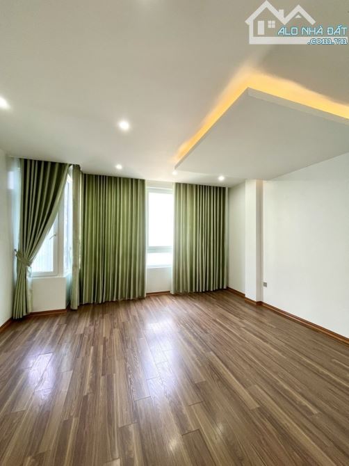 Bán Nhà Vạn Phúc Hà Đông 50m2 5 Tầng MT5m Gần Him Lam Vạn Phúc Phân Lô Vỉa hè KD. - 4