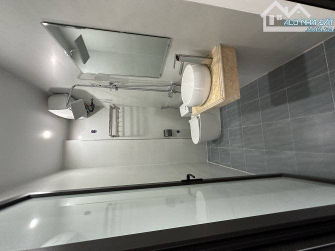 Bán nhà 4 tầng siêu đẹp ngõ ô tô đường Thiên Lôi thông Nguyễn Văn Linh, dt 87m2, mt 7,2m - 4