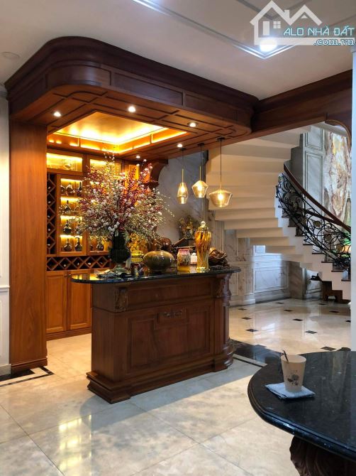 Siêu Biệt thự mặt tiền. Thiết kế hiện đại nội thất nhập khẩu Châu Âu. 300m2 - 4
