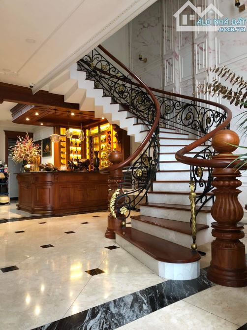 Siêu Biệt thự mặt tiền. Thiết kế hiện đại nội thất nhập khẩu Châu Âu. 300m2 - 7