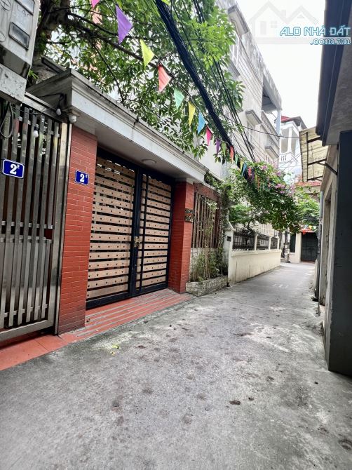 Bán nhà Nguyễn Sơn 4 tầng x 70m Mt 7m, vài bước ra phố giá 15 tỷ hơn