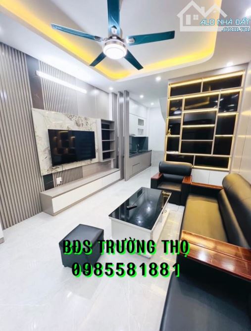 NHÀ HiẾM THẠCH BÀN LONG BIÊN 43m2. 4 tầng. 3,75 tỷ.